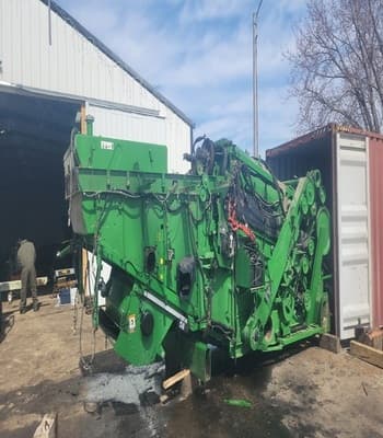 John Deere S670 Combine to South America