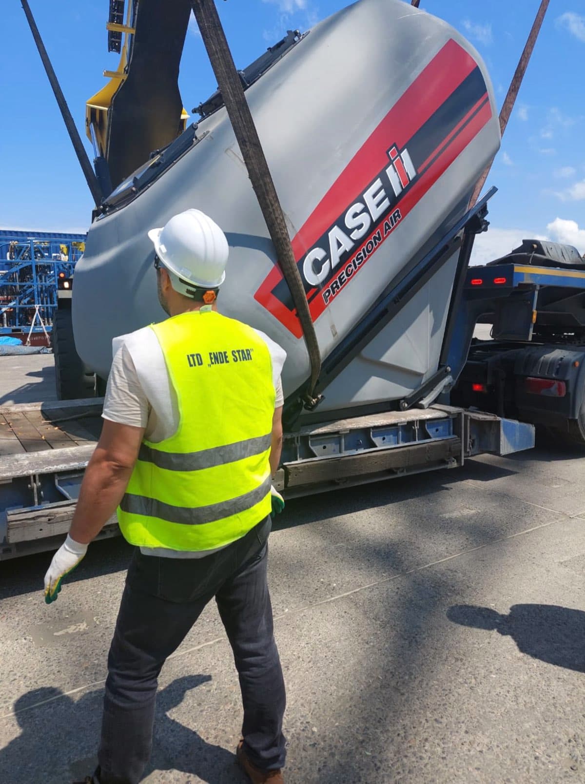 Case IH Precision Air Cart — Port Crane — 40ft Flat Rack to Rostov-on-Don, Russia