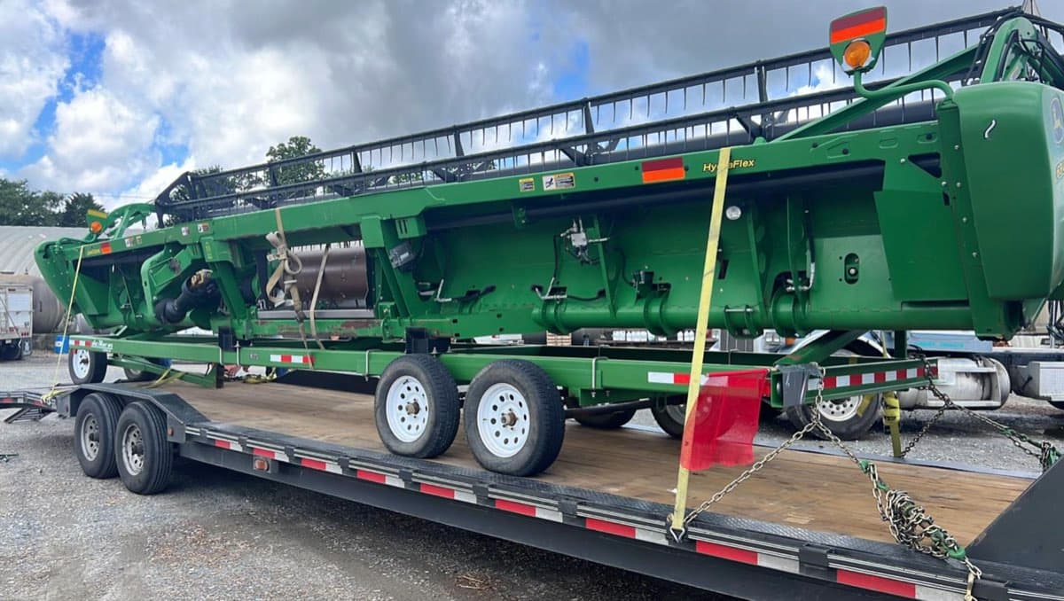 Cabezal John Deere HydraFlex preparado y etiquetado para el empaque