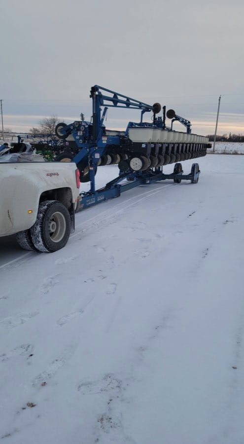 Сеялка Kinze — зимний вывоз и транспортировка — Тихорецк, Россия