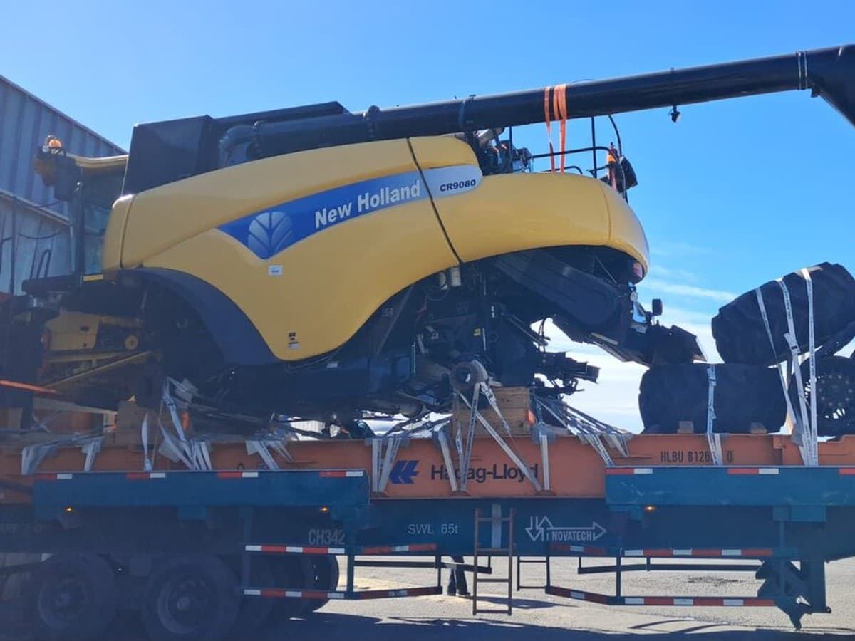 New Holland CR9080 - La retirada de orugas redujo el coste terrestre — Titan Machinery - Houston - San Antonio, Chile