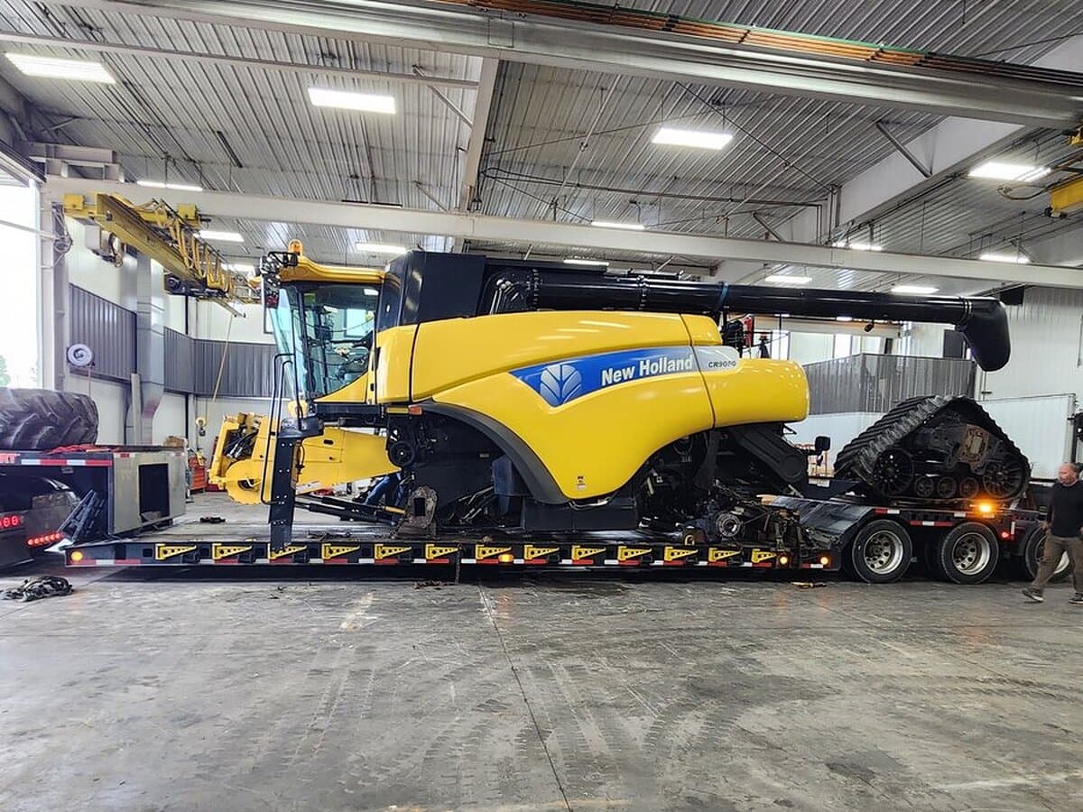 New Holland CR9080 Combine to Chile — San Antonio, Chile