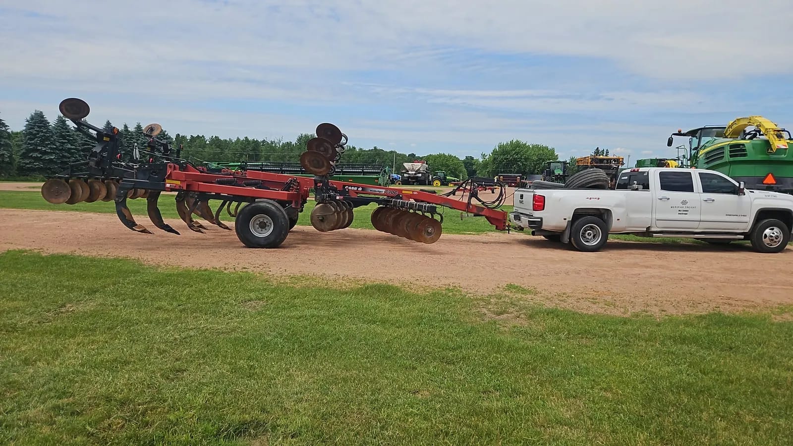Case IH 730C Disk Ripper - Controlled Rural-Road Tow — View 1